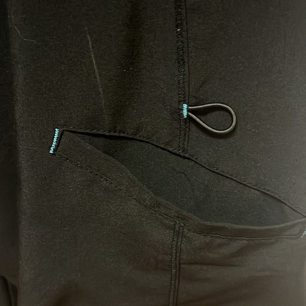 Women’s Black Scrubs, Size S - Picture 6 of 16